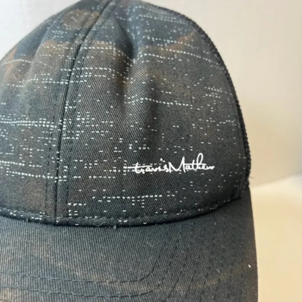 Travis Mathew Golf Cap Hat Flexfit Stretch Black S/M - Picture 2 of 9
